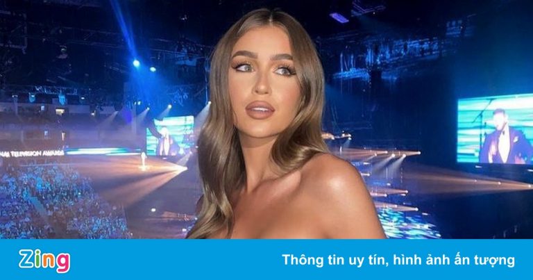 Ba ngôi sao cùng mặc váy của nhà thiết kế Việt trên thảm đỏ ở Anh Ba ngôi sao cùng mặc váy của nhà thiết kế Việt trên thảm đỏ ở Anh