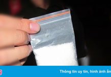 Thiếu nữ cùng 6 nam giới thuê phòng nghỉ phê ma túy