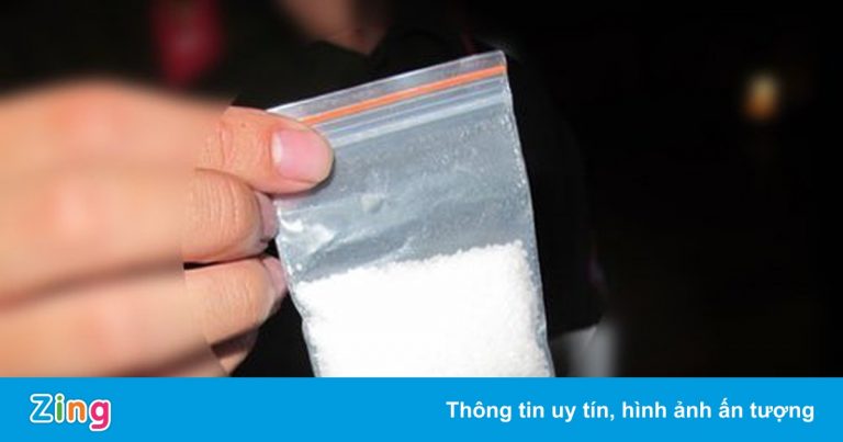 Thiếu nữ cùng 6 nam giới thuê phòng nghỉ phê ma túy