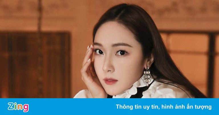 Ca sĩ Jessica và bạn trai bị kiện