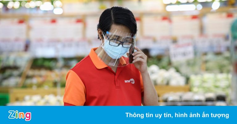 Guồng quay 15 ngày ‘đi chợ hộ’ ở TP.HCM