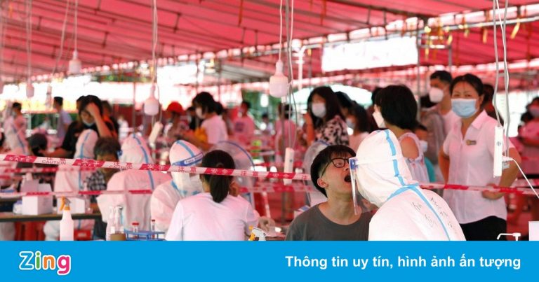 Số ca mắc Covid-19 trong cộng đồng ở Trung Quốc tăng vọt