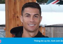 Ronaldo rạng rỡ khi cùng Man United đến Thụy Sĩ