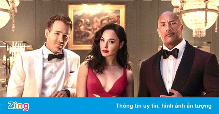 Gal Gadot đối đầu The Rock trong ‘Red Notice’ Gal Gadot đối đầu The Rock trong ‘Red Notice’