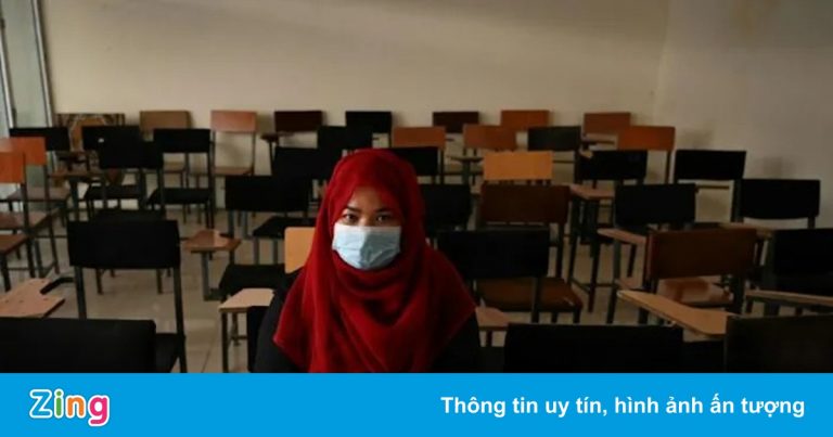 Lớp học vắng tanh sau khi Taliban ra sắc lệnh đầu tiên đối với phụ nữ