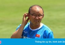 Tuyển Việt Nam tập thể lực giữa trưa