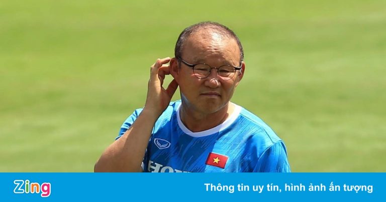 Tuyển Việt Nam tập thể lực giữa trưa Tuyển Việt Nam tập thể lực giữa trưa