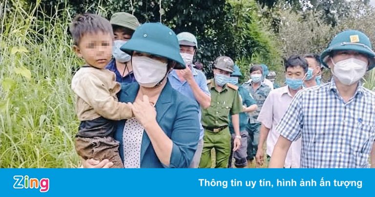 Cha báo tin con bị lũ cuốn nhưng tìm thấy trong rẫy cao su