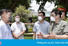 Thủ tướng chỉ đạo quan tâm hơn nữa đến đội ngũ y, bác sĩ chống dịch