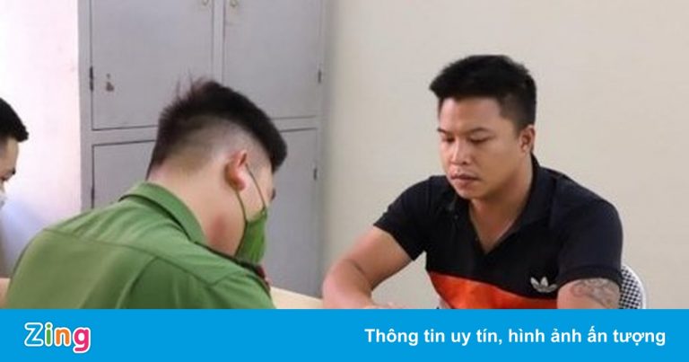 Nghi phạm đâm chết người trong quán ăn ra đầu thú Nghi phạm đâm chết người trong quán ăn ra đầu thú