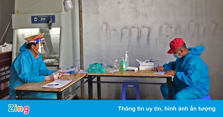 Hai người dương tính với SARS-CoV-2 sử dụng giấy xét nghiệm chỉnh sửa Hai người dương tính với SARS-CoV-2 sử dụng giấy xét nghiệm chỉnh sửa