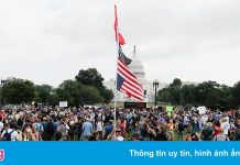 Hàng trăm người biểu tình ủng hộ ông Trump ở Điện Capitol
