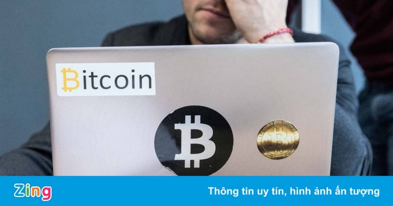 Hai cha con người Mỹ làm nghề ‘giải cứu’ Bitcoin mắc kẹt