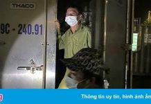 Tài xế giấu bố trong thùng xe khi qua chốt kiểm soát dịch