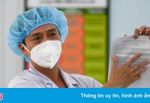 Chuyên gia kiến nghị giải pháp chung sống an toàn với Covid-19