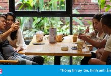 Hàng quán Hải Phòng ngày đầu mở cửa đón khách ăn uống tại chỗ