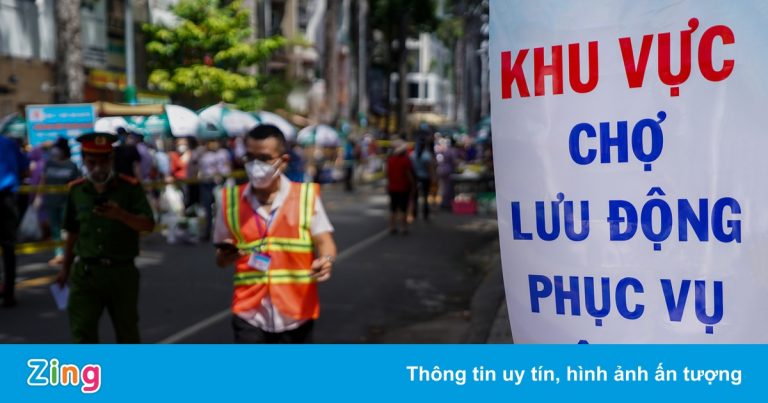 Chợ lưu động phục vụ người dân ‘vùng xanh’ tại TP.HCM