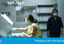 Vì sao nhiều công nhân ở TP.HCM chưa được tiêm vaccine mũi hai?