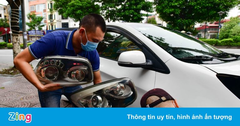 Cảnh trái ngược tại các phố kinh doanh ở Hà Nội