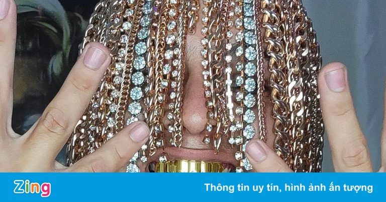 Mối nguy hiểm của sở thích cấy xích vàng vào da đầu