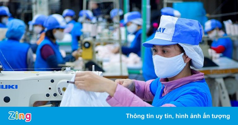 Doanh nghiệp dệt may Tiền Giang mong công nhân sớm được tiêm vaccine