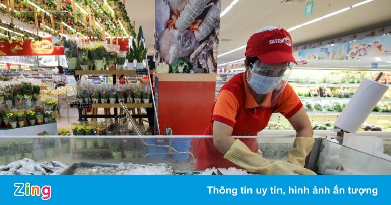 Nhu cầu đi chợ hộ tại TP.HCM giảm 17%