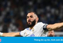 Benzema lập hat-trick đưa Real Madrid dẫn đầu La Liga