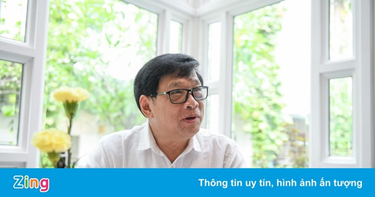 Ông Lê Hoàng: ‘Việc bức thiết là giúp học sinh có sách giáo khoa’