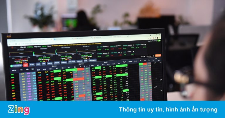 Ủy ban Chứng lên tiếng về cổ phiếu ‘nhóm Louis’ Ủy ban Chứng lên tiếng về cổ phiếu ‘nhóm Louis’
