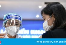Tiểu thương, shipper ở Khánh Hòa được tiêm vaccine Sinopharm