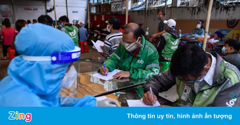 Sở Y tế TP.HCM đốc thúc việc nhập dữ liệu tiêm vaccine cho người dân Sở Y tế TP.HCM đốc thúc việc nhập dữ liệu tiêm vaccine cho người dân