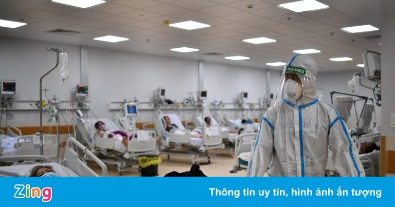 Bí thư TP.HCM: Chiến đấu để sớm ‘giải tán’ Bệnh viện Hồi sức Covid-19