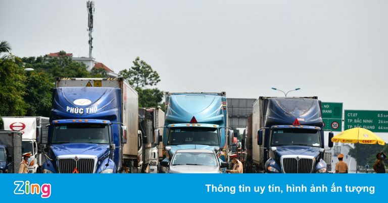 Bộ trưởng Giao thông: Chấm dứt ngay tình trạng ùn tắc xe chở nông sản