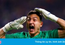 Văn Lâm bắt chính thay Tấn Trường ở trận gặp Australia