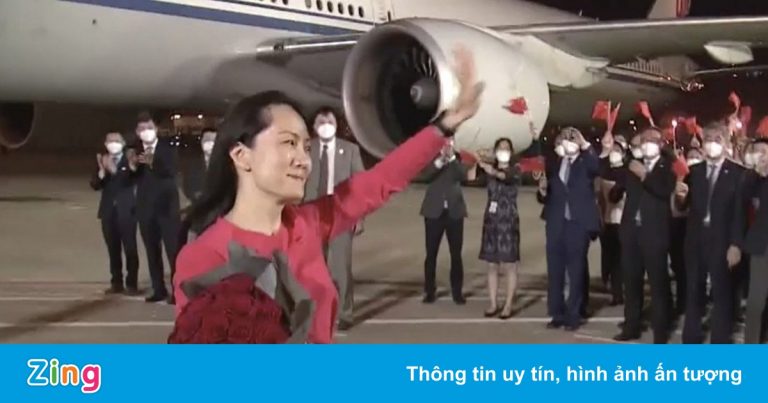 Bà Mạnh Vãn Châu được chào đón như người hùng khi về Trung Quốc