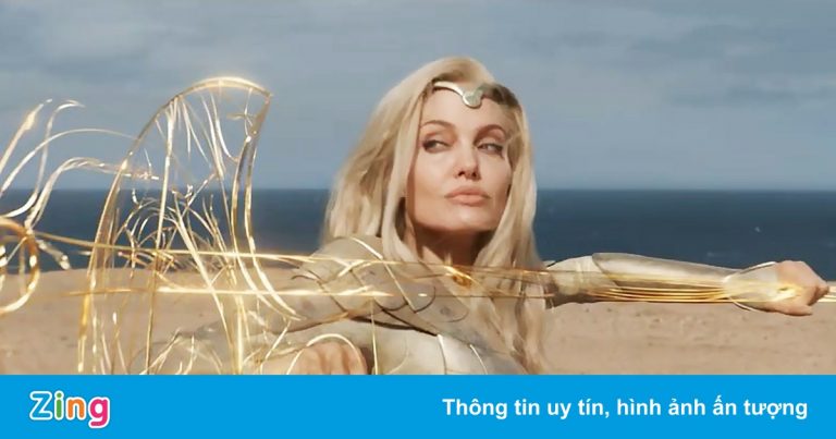 Angelina Jolie giúp đỡ bạn diễn khiếm thính