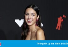 Váy cúp ngực và khoảnh khắc thời trang ấn tượng tại MTV VMAs 2021