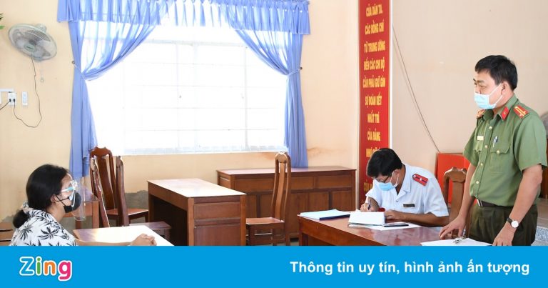 Hàng trăm người miền Tây bị phạt vì xúc phạm lực lượng chống dịch