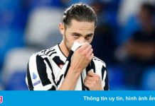 Juventus tụt xuống thứ 16 sau trận thua ngược Napoli