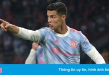 Ferdinand khó chịu khi Ronaldo liên tục ra biên chỉ đạo