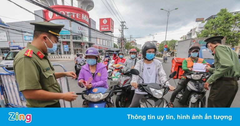 Bộ Y tế: Một số địa phương nóng vội mở cửa trở lại, nới lỏng giãn cách