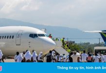 Người Haiti cố gắng trở lại máy bay sau khi bị trục xuất khỏi Mỹ