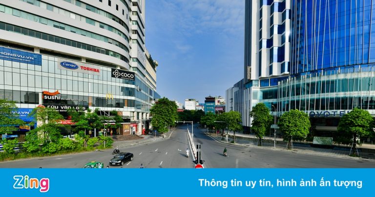 Giao thông Hà Nội sáng ngày thứ 50 giãn cách xã hội