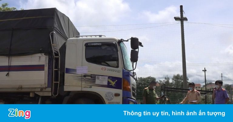 CSGT truy đuổi gần 100 km để bắt giữ tài xế ‘thông chốt’