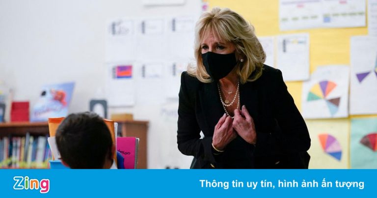 Bà Jill Biden trở lại trường dạy học