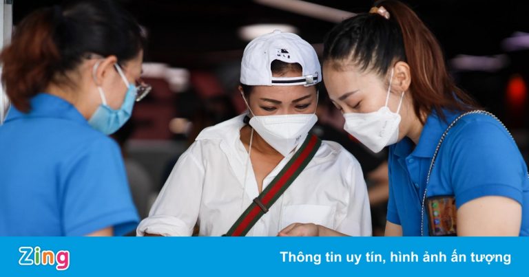 ‘Nơi nào có siêu thị 0 đồng, nơi đó có Phương Thanh đến hỗ trợ’