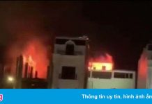 Kho chứa vải ở Ninh Hiệp bốc cháy giữa đêm, căn nhà 5 tầng ngập lửa