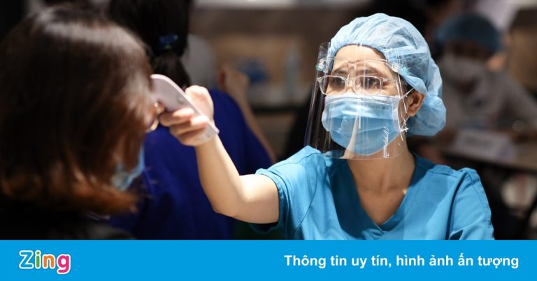 Người có vấn đề tim mạch phải làm gì trước khi tiêm vaccine Covid-19?