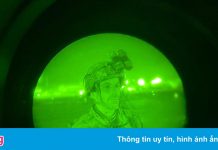 Đằng sau bức ảnh người lính Mỹ cuối cùng rời Afghanistan