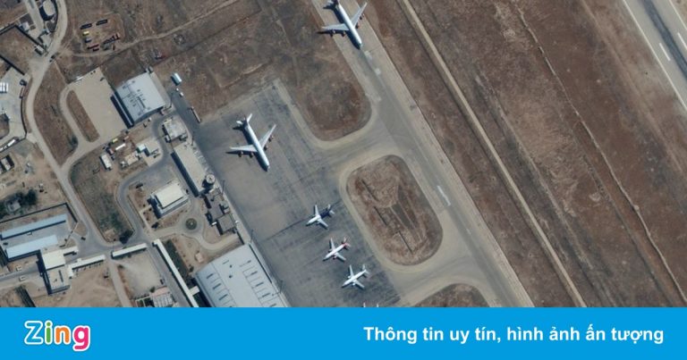 Không ảnh cho thấy máy bay di tản mắc kẹt tại sân bay Afghanistan